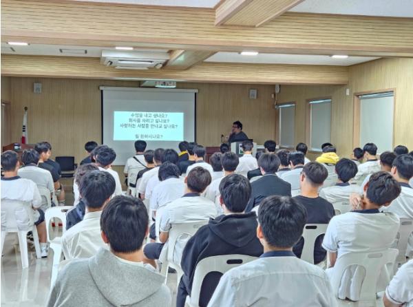 경남투자경제진흥원, 제1회 ‘찾아가는 일자리 토크콘서트’ 개최 기사 이미지