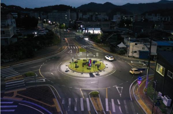 영동군, 2025영동세계국악엑스포 대비 가로등 LED교체로 밝은 거리 조성 기사 이미지